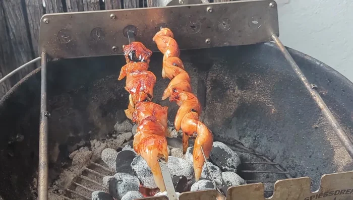 Place the skewers on the Mangal grill and let them rotate until cooked (approximately 7-8 minutes).