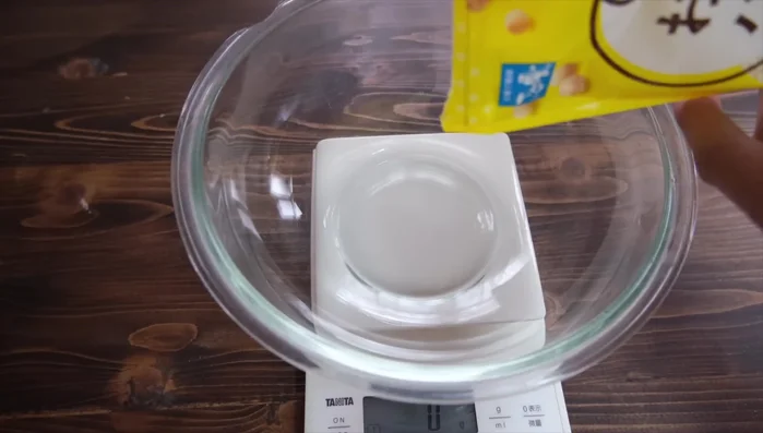 Weigh out 30g of okara powder.
