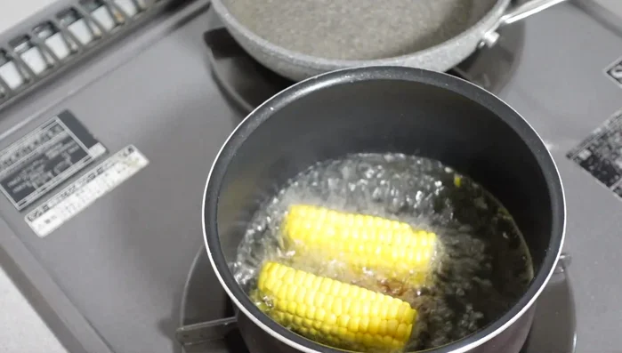 Deep fry corn kernels for 30-40 seconds until golden brown.