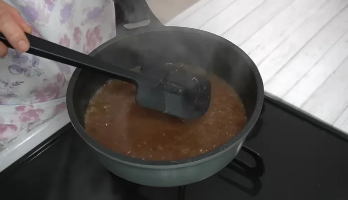Remove from heat and let the sauce cool completely. Refrigerate for about 1 hour.