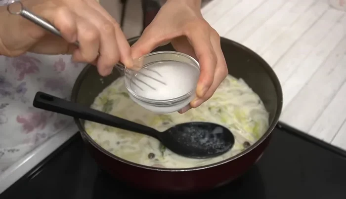 Turn off the heat, add the potato starch mixture, and stir quickly. Return to medium heat for 1 minute to thicken.