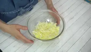 Quick Pickled Spring Onions:  Healthy & Flavorful Recipe