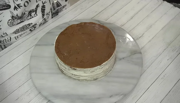 Refrigerate for 30 minutes to allow the cream to set.