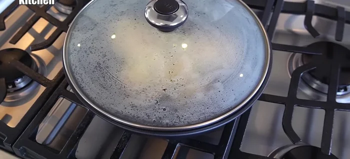 Add sake to the baking pan and steam until cooked through (374.88).