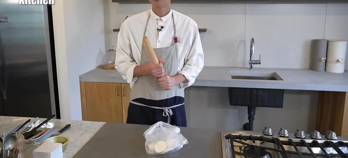 Lightly pound the yam slices. Don't pound too hard.