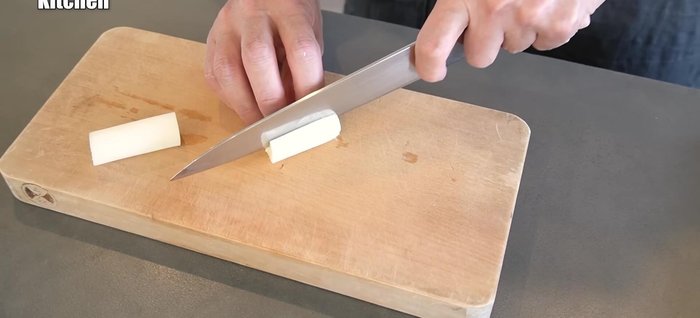 Prepare the white onions: Make a slit in the middle of the white onion halves, remove the hard core, and thinly slice the rest.