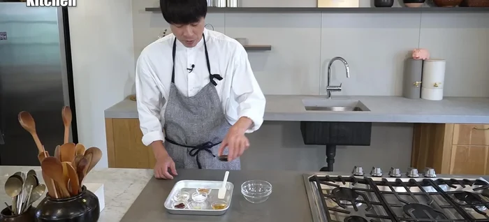 Prepare the sauce: Combine soy sauce, sake, sugar, garlic, sesame seeds, gochujang (optional), and sesame oil. Mix well.