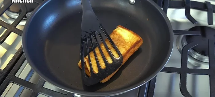 Fold and press the sweet sandwich.