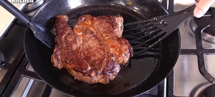 Remove the steak from the pan and let the juices settle.