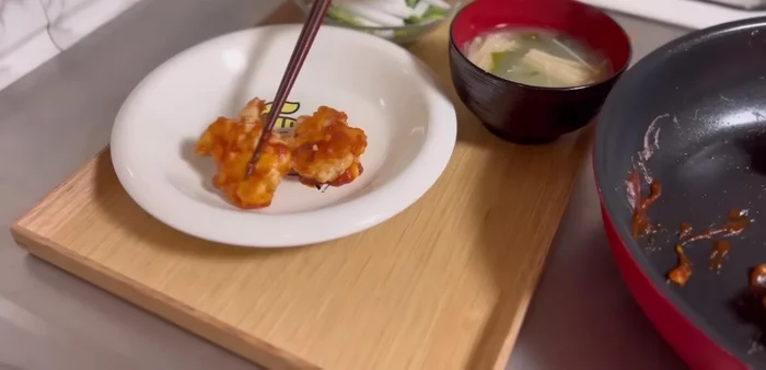 Pour the sauce over it and mix well.