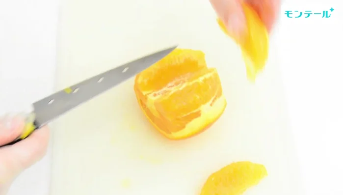 Once all fruits are cut, you can start assembling your dessert. Arrange the fruit pieces attractively.