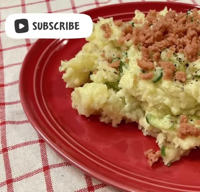 Potato Gratin: Mix mashed potatoes with breadcrumbs and cheese. Bake in a suitable dish.