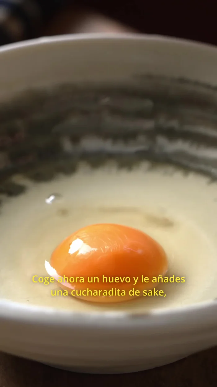 In a bowl, whisk together an egg, salt, mirin, and soy sauce quickly.