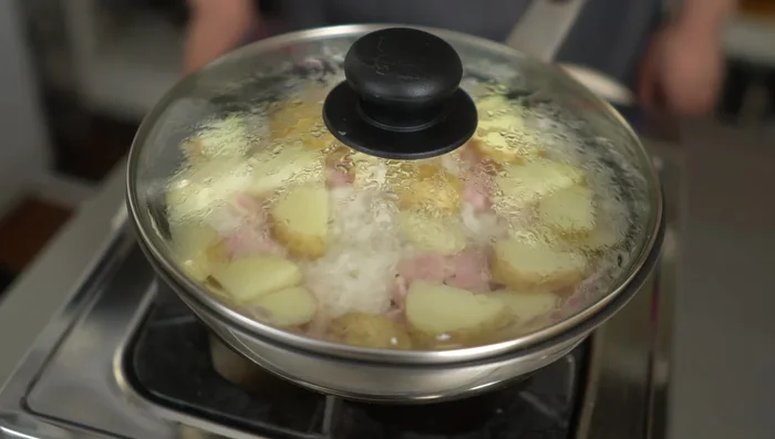 Turn off the heat and let it steam for 7 minutes, covered.