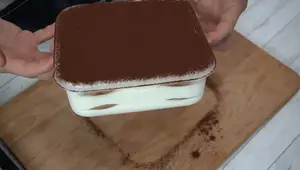 Easy Tiramisu Recipe: Fluffy & Delicious in a Tupperware!