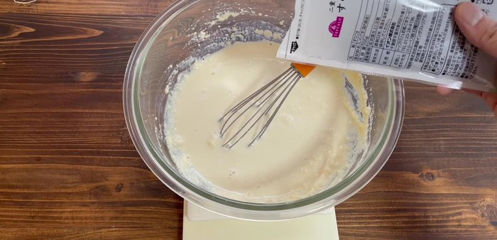 Add 10g of ground sesame seeds and mix until everything is well combined.