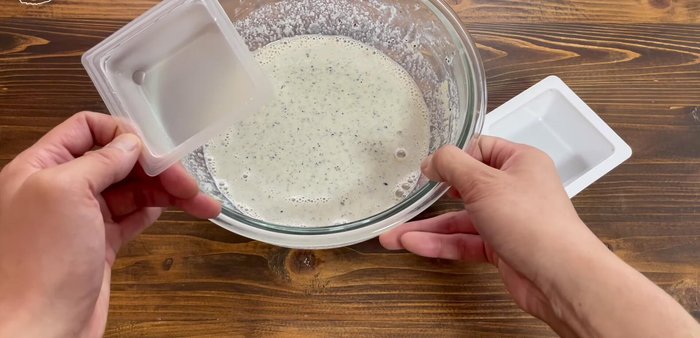 Pour the pudding mixture into prepared tofu containers or other small dishes.