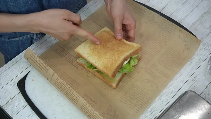 Wrap sandwich tightly in baking paper (or aluminum foil lightly oiled).