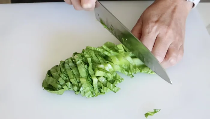 Prepare toppings: Shredded lettuce and sliced green onions (or steamed broccoli/green beans).