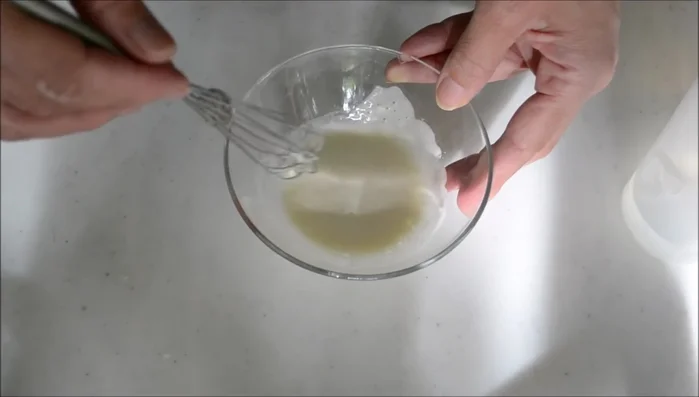 Mix honey and soy sauce and set aside. [58.48]