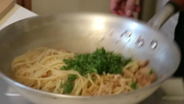 Stir in chopped parsley (or Mitsuba).