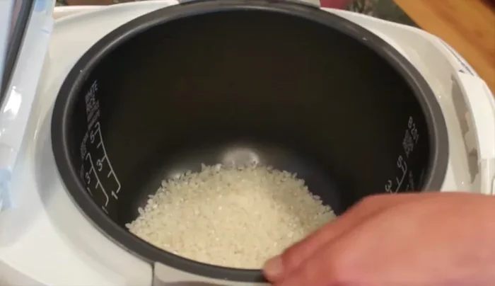 Wash the rice thoroughly until the water runs clear. (60.329)