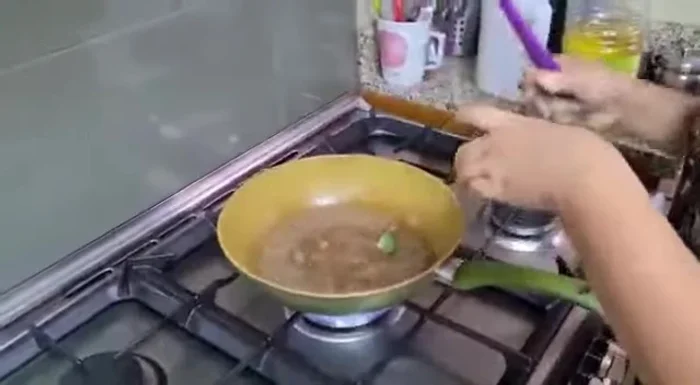 Add all vegetables (broccoli, carrots, bok choy, bell pepper) to the pot.