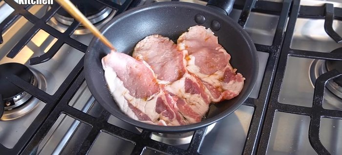 Grill the pork: Heat salad oil in the frying pan. Grill the pork, miso-side down first, until golden brown. Flip and grill the other side.