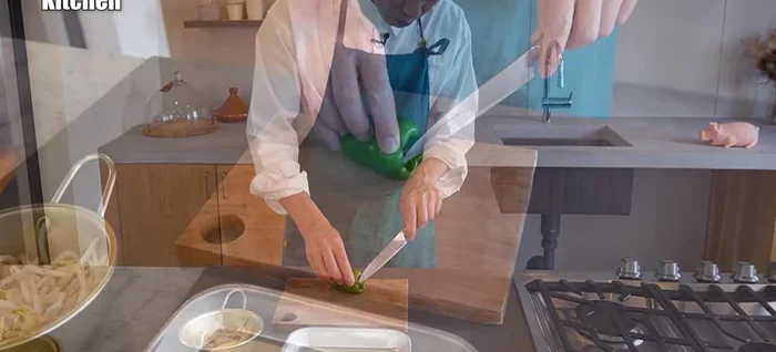 Prepare green peppers: Remove the stem and seeds, wash thoroughly. Thinly slice, leaving stems and seeds intact.