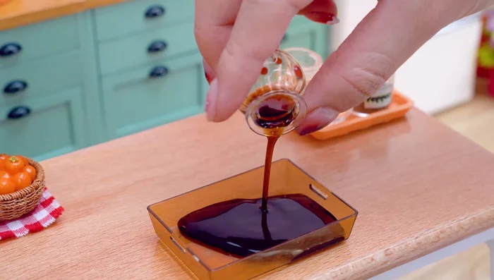 Make the sauce: Add soy sauce, pepper, garlic powder, and vinegar. Mix well.