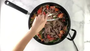 25-Minute Hawaiian Beef Tomato Stir-Fry: Quick Weeknight Recipe