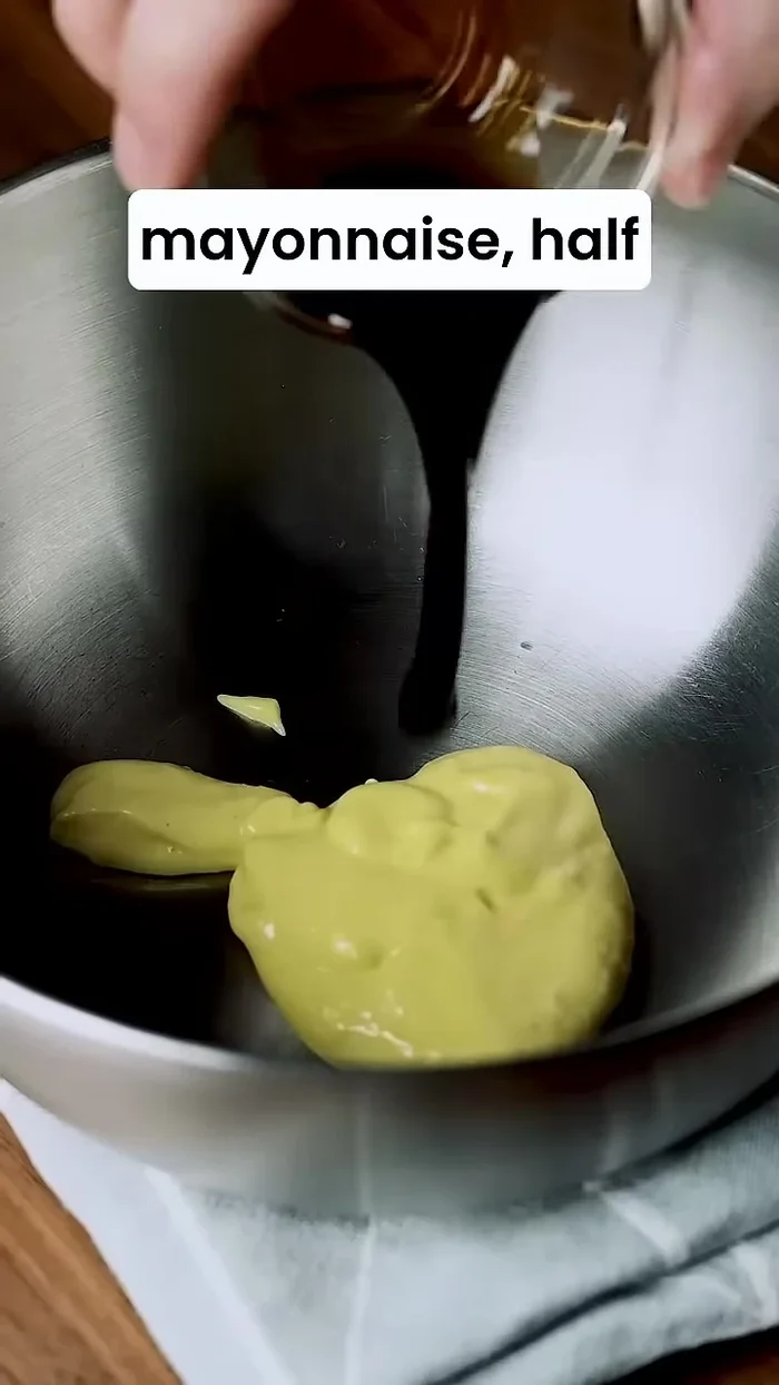 Prepare the sauce: In a bowl, whisk together Japanese mayonnaise, soy sauce, sesame seeds, wasabi paste, sesame oil, and sugar until smooth.
