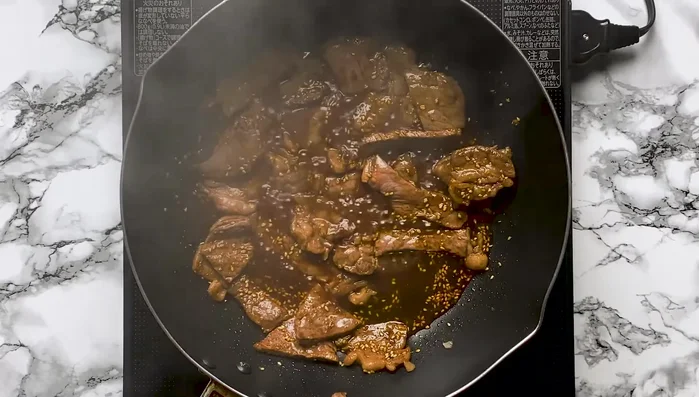Prepare two bowls of rice.