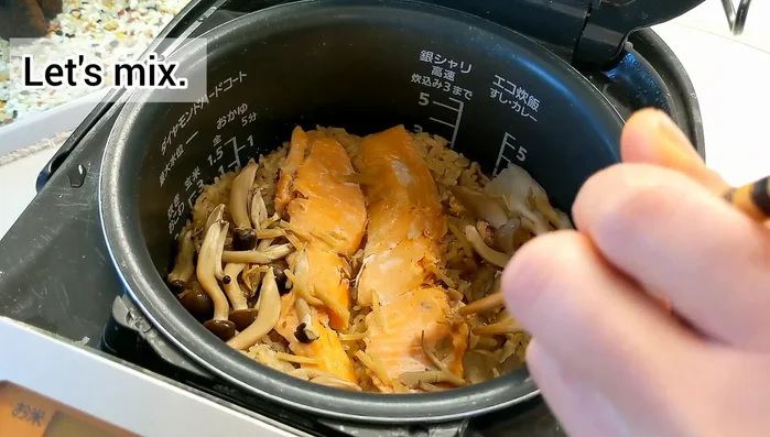 Gently mix all ingredients together.