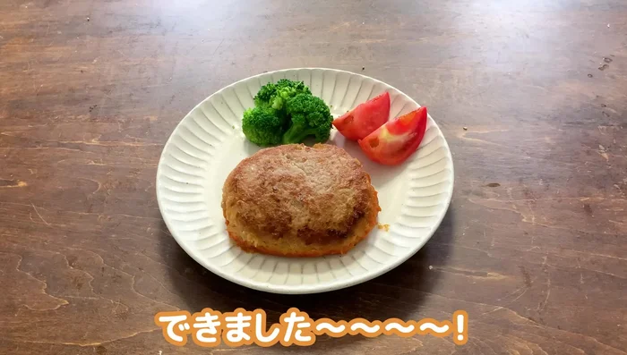 Drizzle the sauce over the cooked hamburger patties.