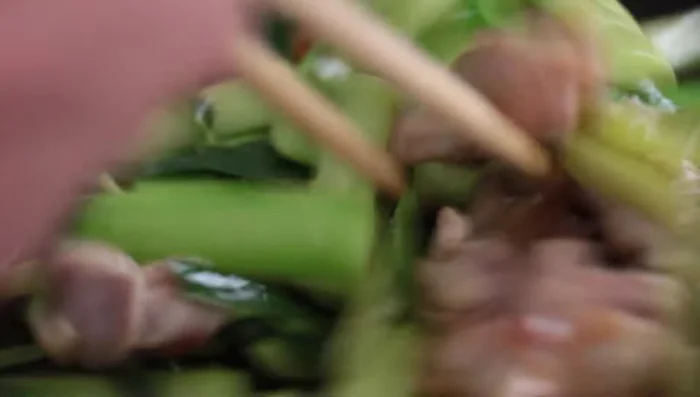 Combine the chicken and cucumbers. Season with salt and coarsely ground black pepper.