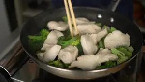 Crispy Broccoli & Chicken Cream Stew: A Foolproof Winter Recipe