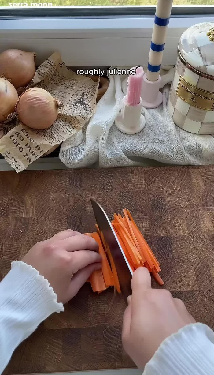 Roughly julienne one carrot.