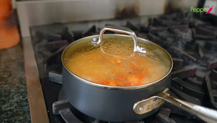 Cover and boil on medium-high heat for 3 minutes.