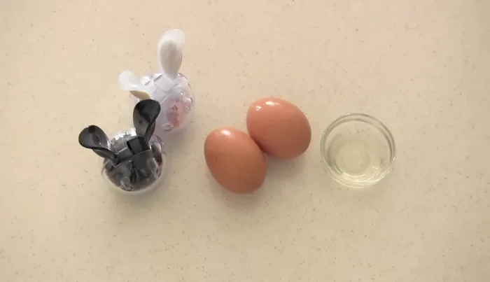 Beat two eggs in a bowl and season with salt and pepper.