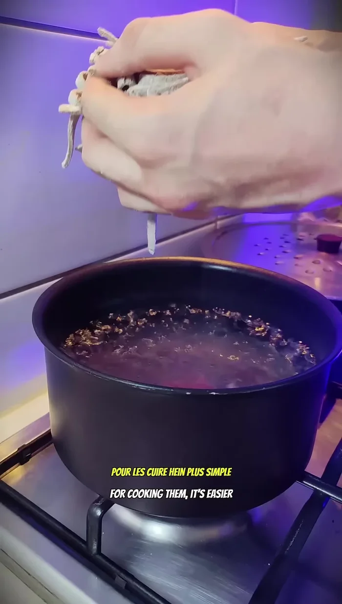 Cook the soba noodles in boiling water for 2 minutes.