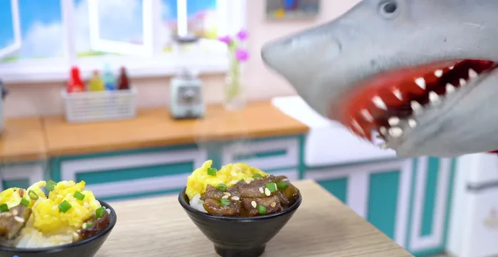Assemble the miniature grilled eel rice bowls.