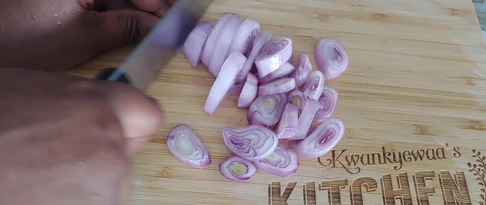 Slice shallots, garlic, celery, and bell peppers.