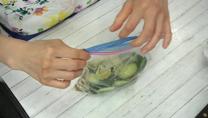 Mix well: Close the bag, and shake to combine the ingredients.