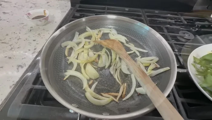 Prepare the sauce: Mix together garlic, soy sauce, oyster sauce, and fish sauce.