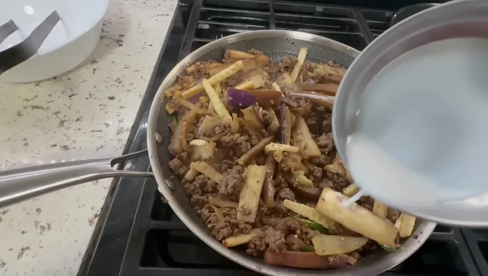 Optionally, add a little corn starch mixed with water for thickening the sauce.