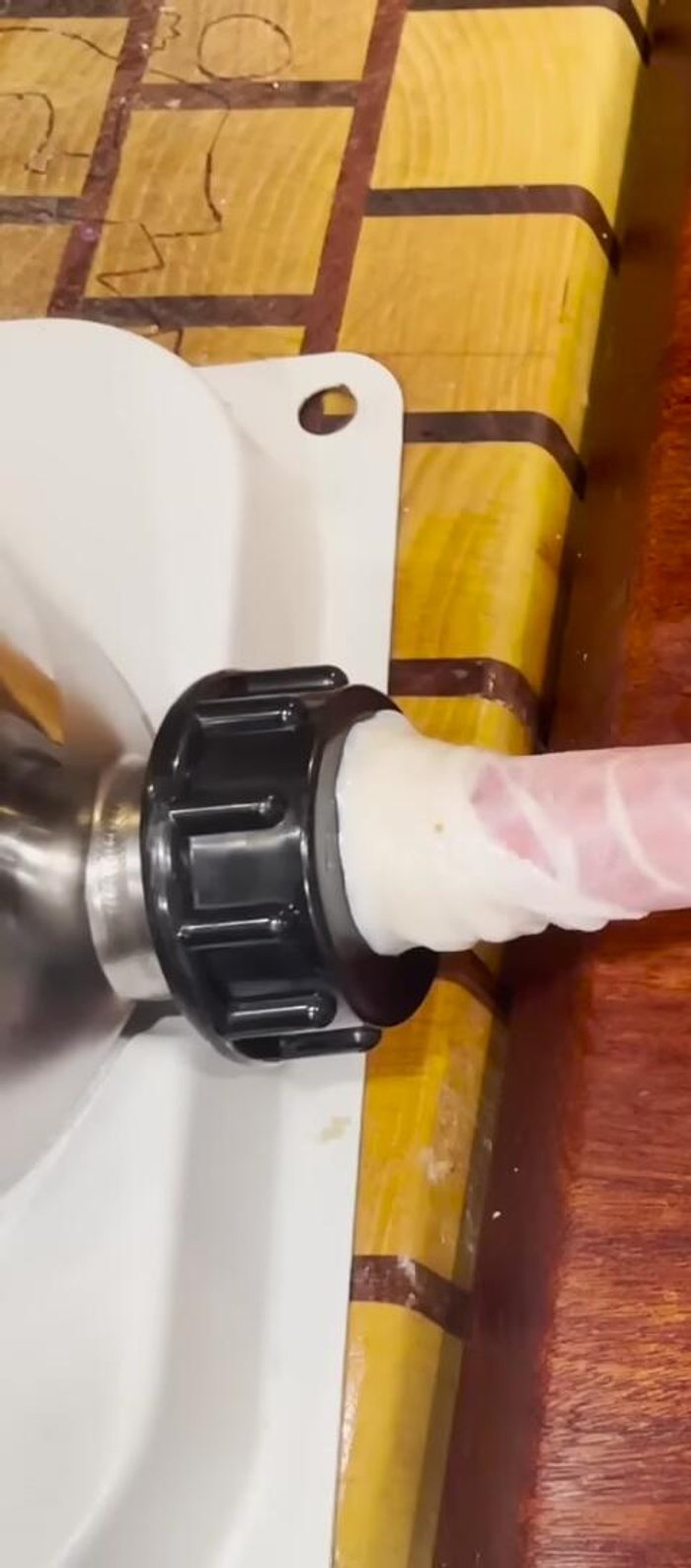 Cook the sausage. The method of cooking will depend on your equipment and preference.