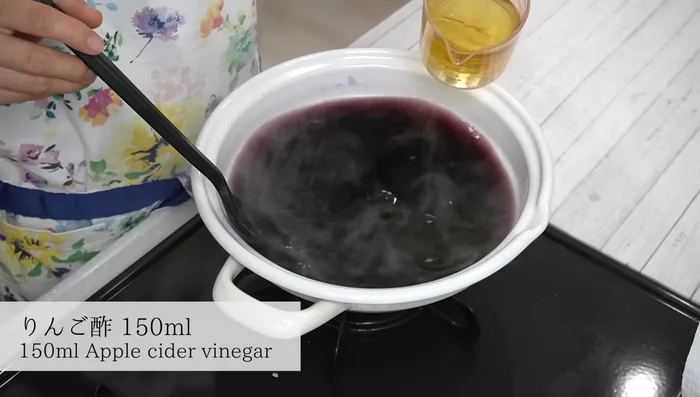 Add vinegar. The color will become more vibrant. (416.28)