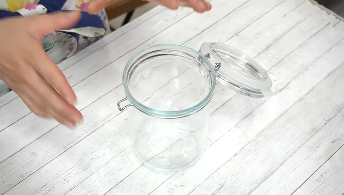 Allow the juice to cool completely before storing in airtight containers in the refrigerator. (838.839)