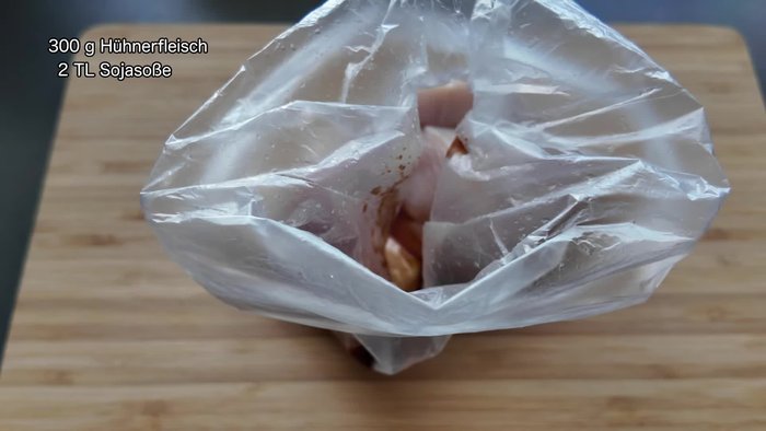Mix chicken, soy sauce, ginger, garlic, and mayonnaise thoroughly. Refrigerate for 30 minutes.
